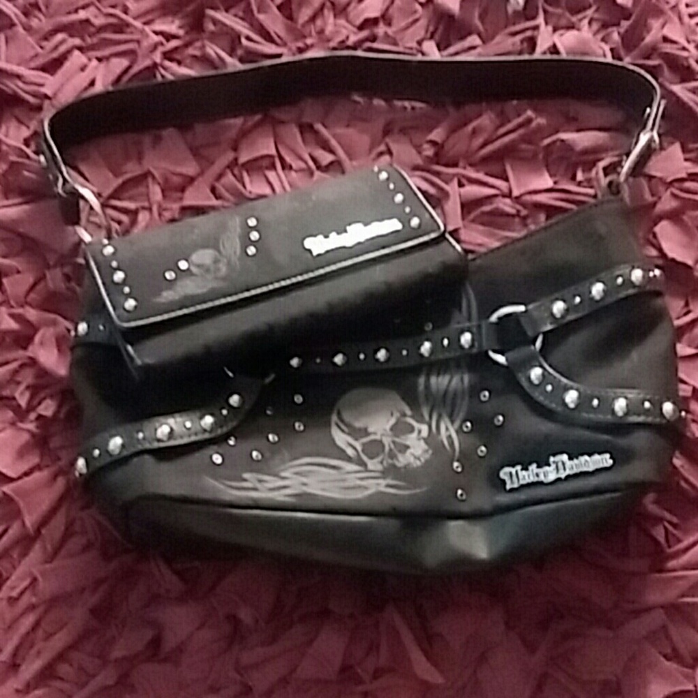 Purse wallet .. wallet has little wear in side